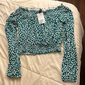 **Moving! EVERYTHING OBO** Off the shoulder, elastic cinched top